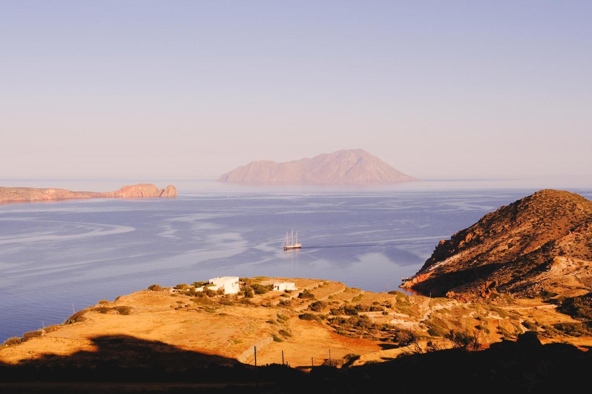 Odyssey Rock Milos Sunset Suites Plaka  Eksteriør bilde