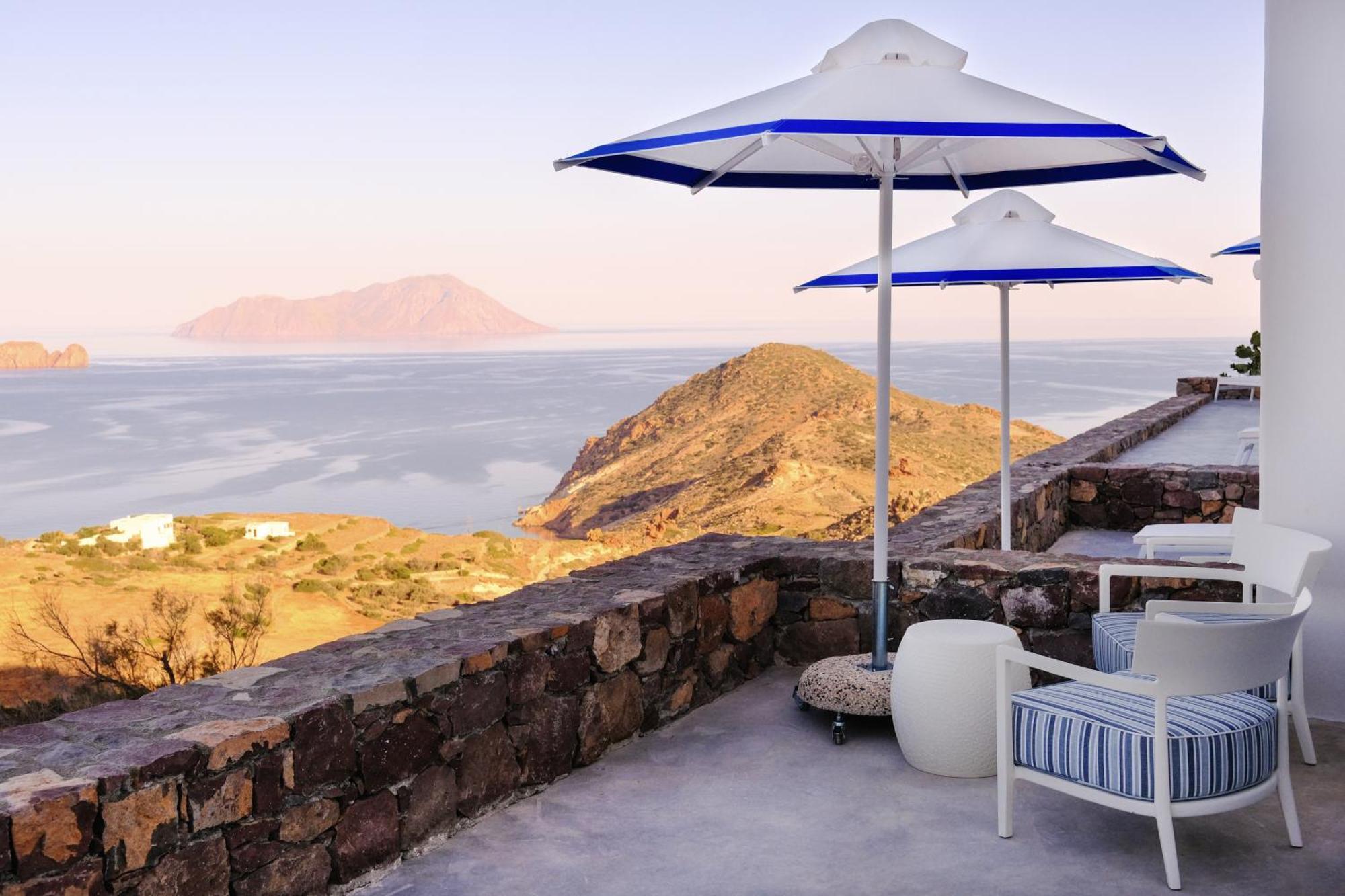 Odyssey Rock Milos Sunset Suites Plaka  Eksteriør bilde