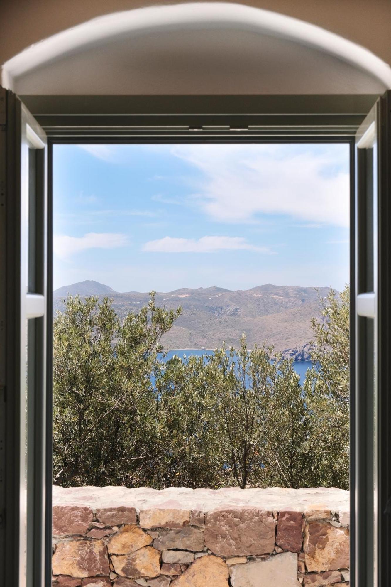 Odyssey Rock Milos Sunset Suites Plaka  Eksteriør bilde