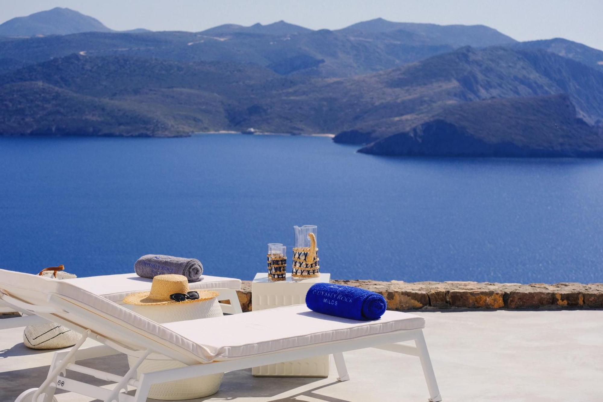 Odyssey Rock Milos Sunset Suites Plaka  Eksteriør bilde