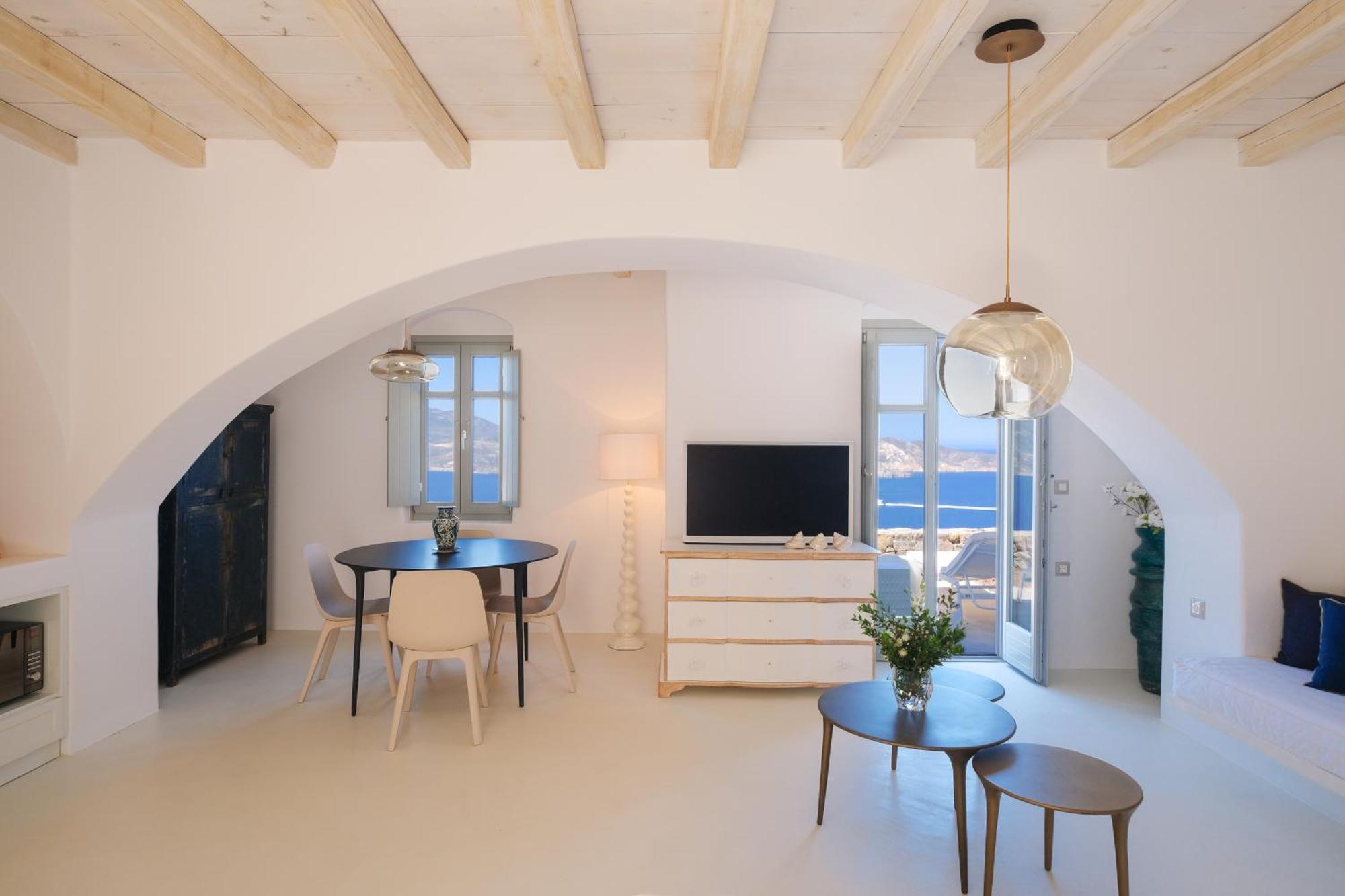 Odyssey Rock Milos Sunset Suites Plaka  Rom bilde